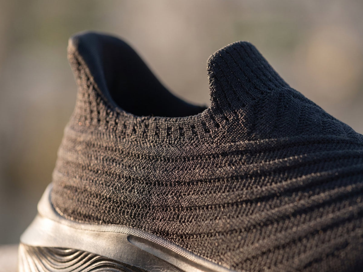 Again Slip-On: the knit upper, close up
