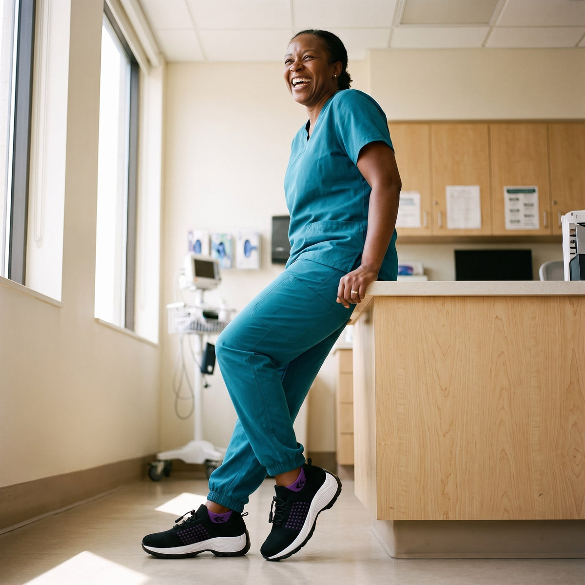 Again Glide in Black / Purple, worn at the nurses' station